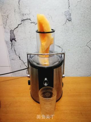 Freshly Squeezed Cantaloupe Juice recipe