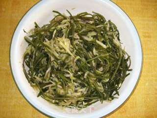 Cucumber Mixed with Kelp Shreds recipe