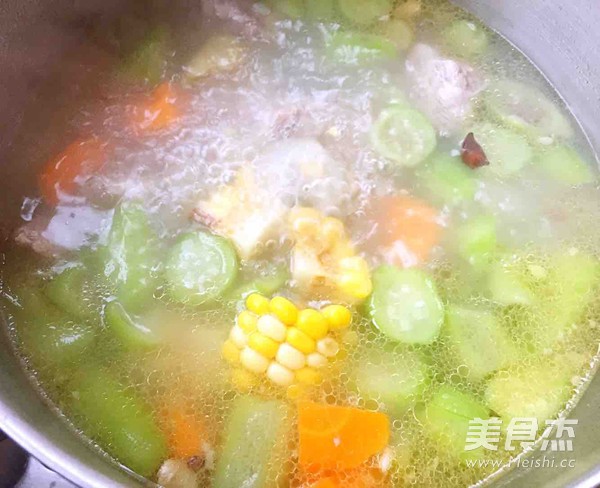 Seasonal Vegetable Pork Ribs Soup recipe