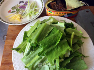 Lettuce with Tempeh and Dace in Oil recipe