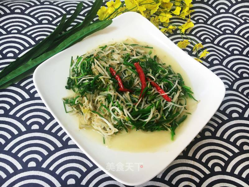 Stir-fried Leek with Mung Bean Sprouts recipe