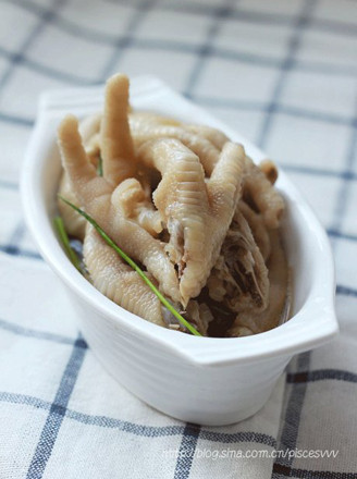 Braised Chicken Feet with Spiced Grains recipe