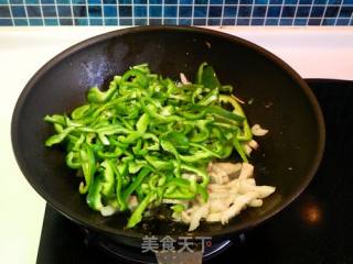 Green Pepper Shredded Pork Noodles recipe