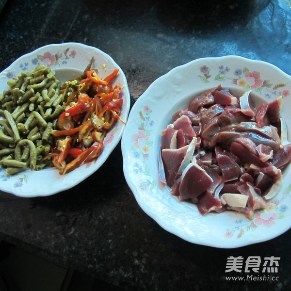 Stir-fried Goose with Capers recipe