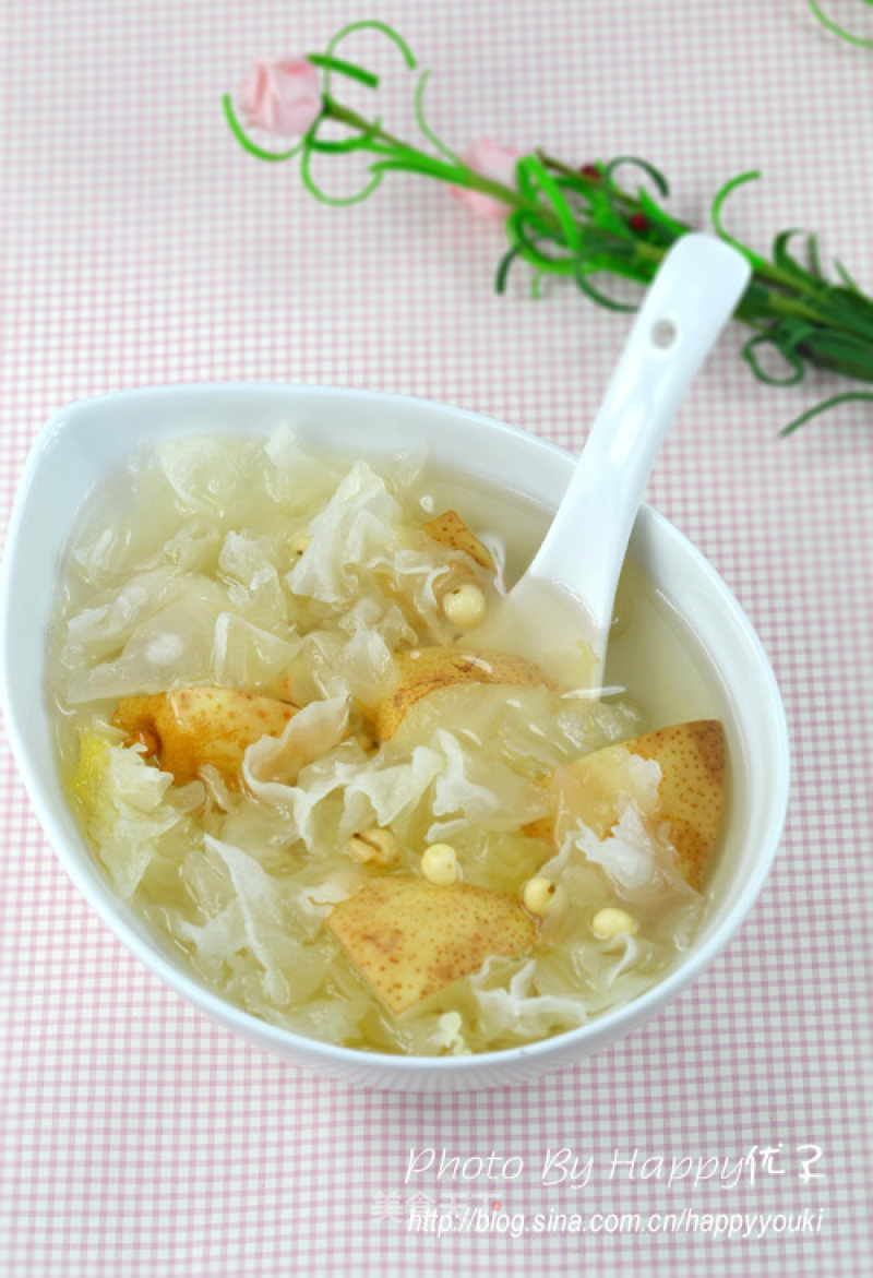Nourish The Lungs and Relieve Cough-chuanbei Snow Pear White Fungus Soup