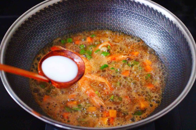 Kidney Bean Sea Prawns Braised Noodles recipe