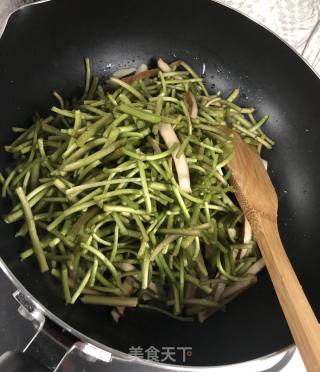 Stir-fried Wormwood with Wormwood recipe