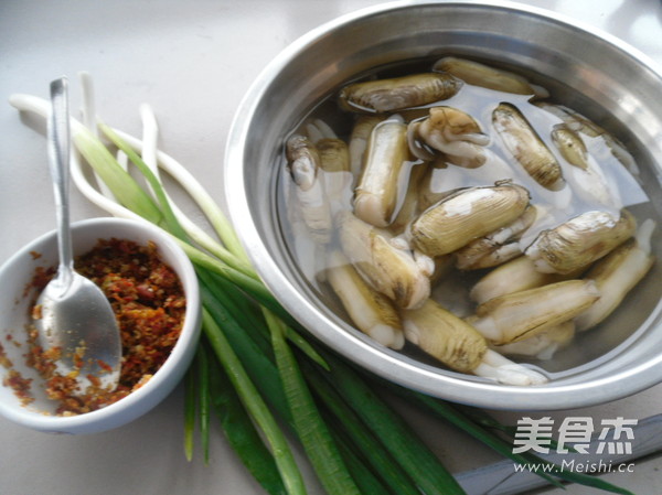 Fried Razor Clams with Green Onion recipe