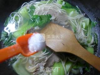 Green Vegetable Beef Soba Noodles recipe