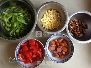 Crispy Sausage Pizza with Fresh Vegetables in White Sauce recipe