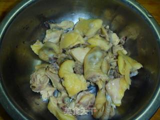 [hunan Cuisine] Stir-fried Three Yellow Chicken recipe