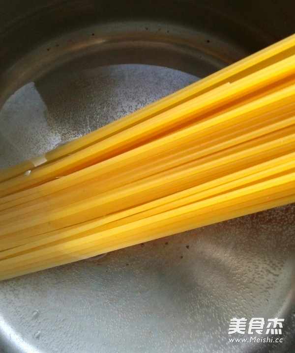 Taiwanese Braised Pork Sauce Noodles recipe