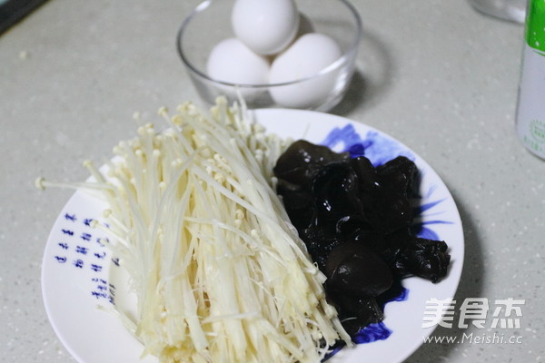 Scrambled Eggs with Enoki Mushroom recipe