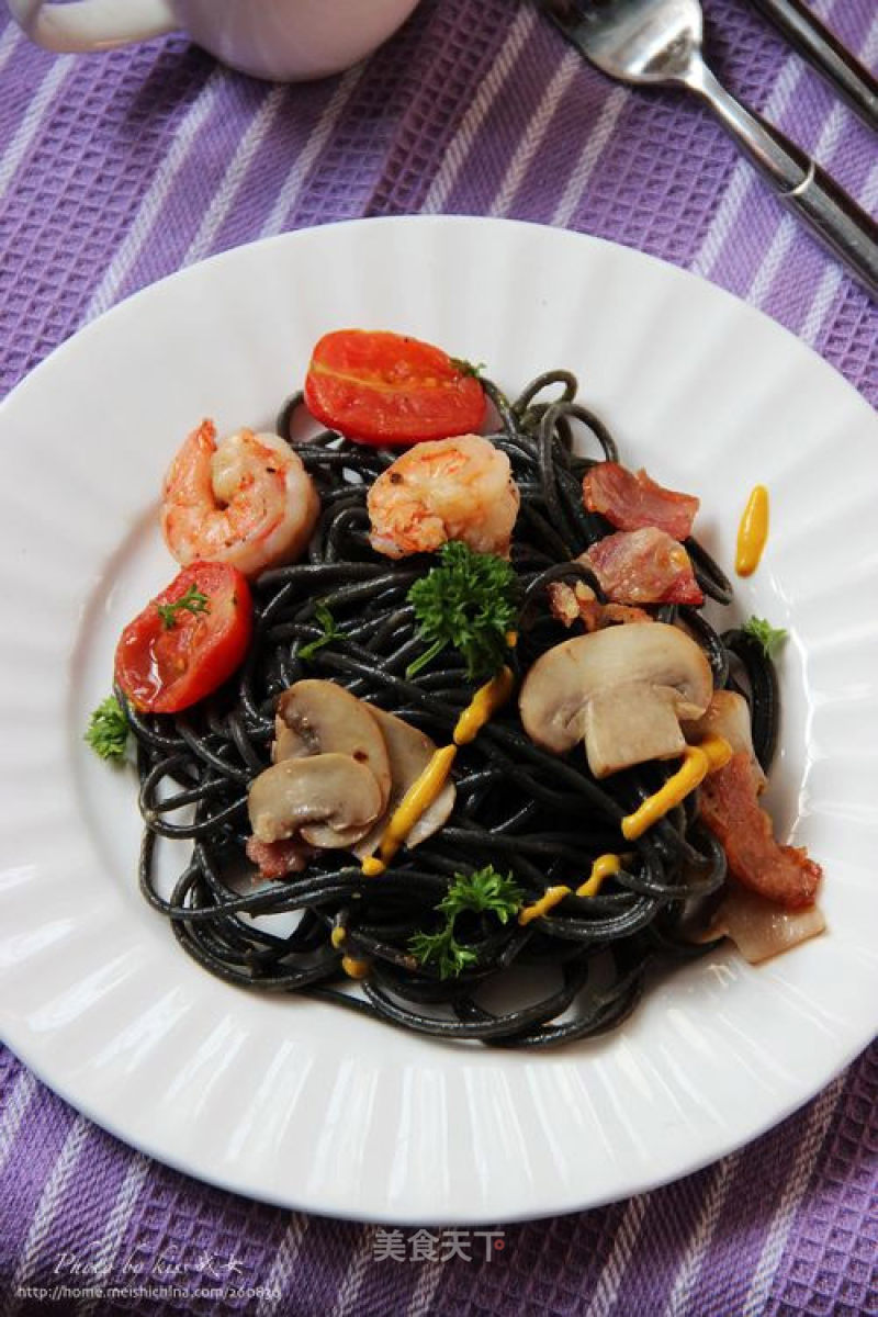 [shi Shangqi Western Food Competition Area]: Italian Style---bacon, Mushrooms, Shrimps and Squid Sauce Noodles