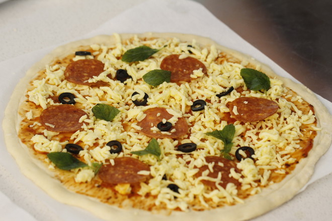 Salami Thin Bottom Pizza recipe