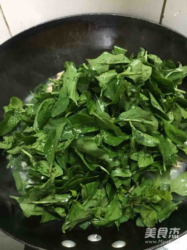 Three Fresh Wolfberry Leaf Soup recipe