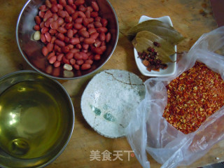 Homemade Fragrant, Spicy and Spicy Ingredients---peanuts Mixed with Chili Sauce recipe