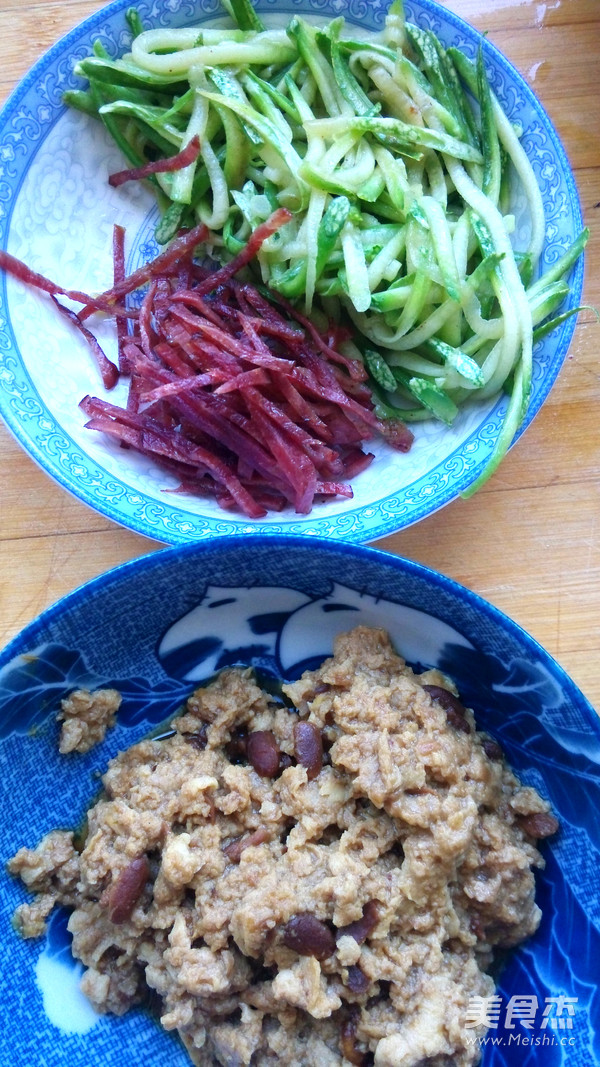 Noodles with Bacon, Zucchini and Egg Sauce recipe