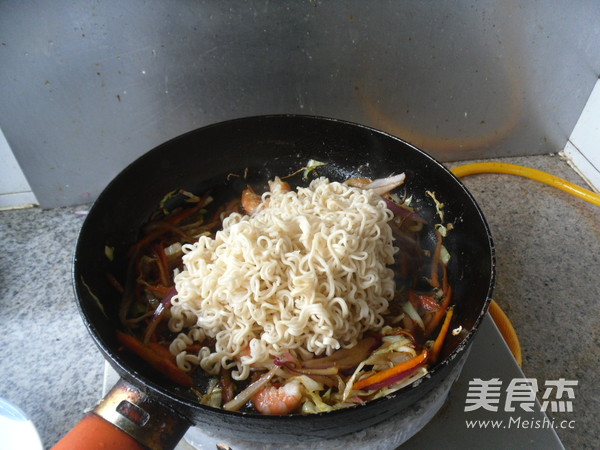 Fried Noodles with Shrimp recipe