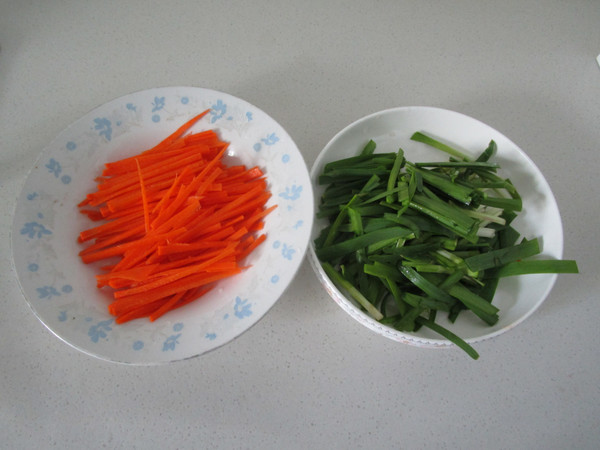 Stir-fried Three Shreds of Mung Bean Sprouts recipe