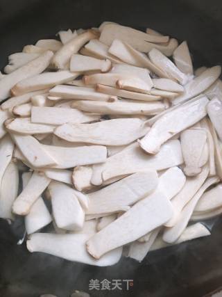 Fried Pork with Pleurotus Eryngii recipe