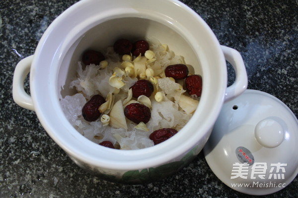 Red Dates Sydney White Fungus Soup recipe