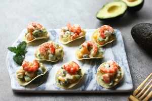 Prawn Salad with Potato Chips and Avocado recipe