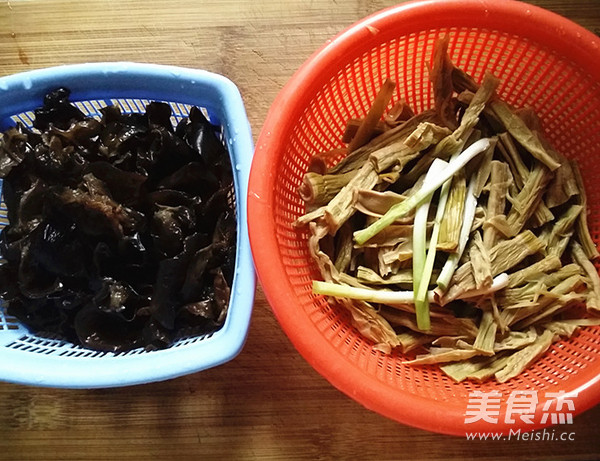 Huangshan Roasted Bamboo Shoots and Stewed Chicken Soup recipe