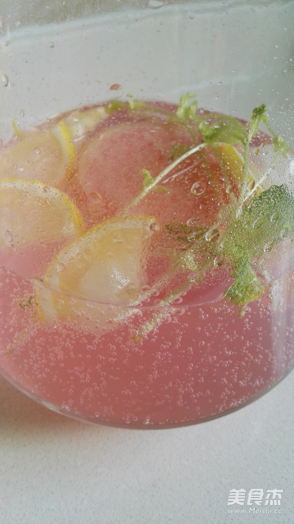 Peach Rio Sparkling Drink recipe