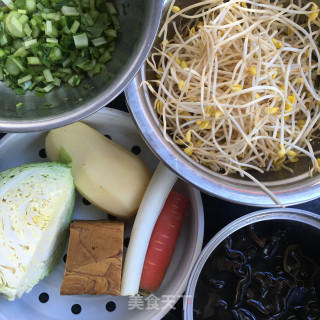 Bean Sprouts Fungus Soba Noodles recipe