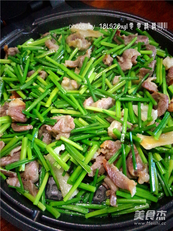 Stir-fried Pork with Leek Moss recipe