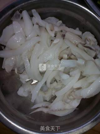 Stir-fried Chives with Shredded Cuttlefish recipe