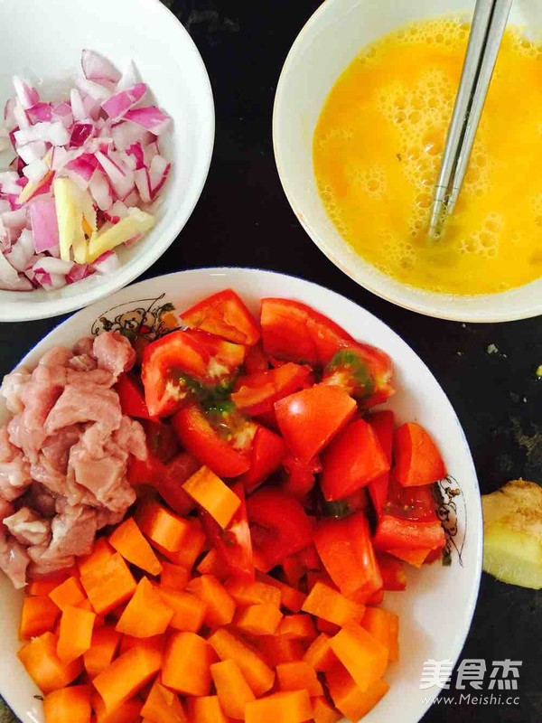 Tomato and Egg Smashed Noodles recipe