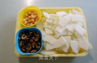 Braised Winter Melon with Sea Cucumber and Scallops recipe