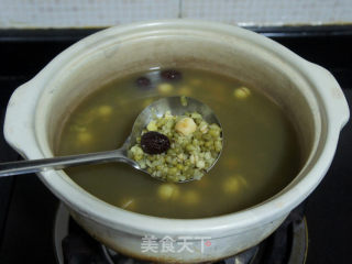 Mung Bean and Lotus Seed Soup recipe