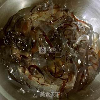 Jellyfish in Sesame Sauce Bath recipe