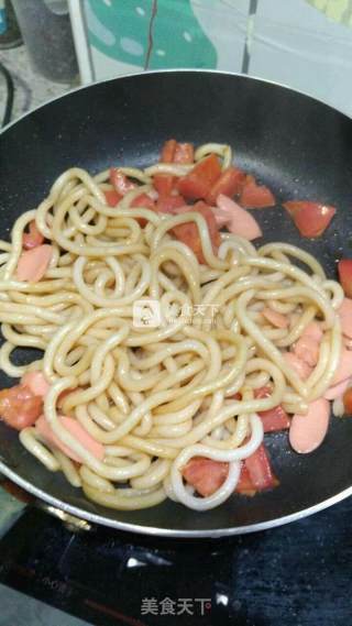 Fried Udon Noodles with Tomato recipe