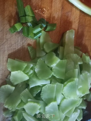 "lazy Meal" Lettuce and Egg Soup recipe