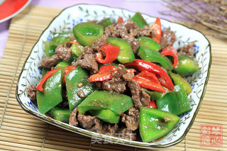 [creative New Dishes] Stir-fried Beef with Green Pepper recipe