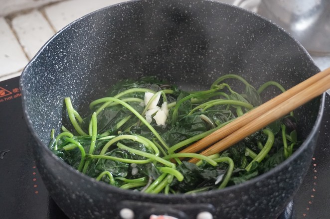 Stir-fried Potato Vine with Garlic recipe