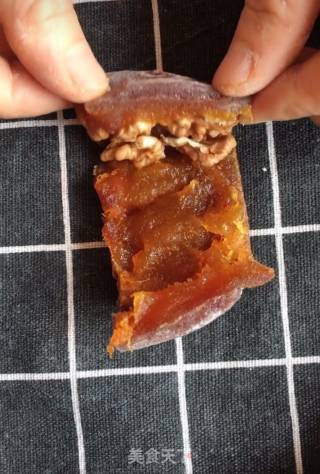 Persimmon Rolls with Walnuts recipe