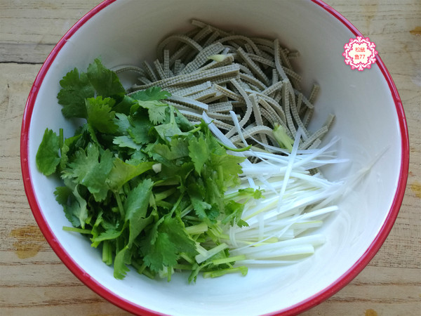 Refreshing Small Cold Dish, Shredded Tofu with Wine and Rice recipe