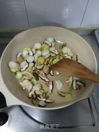 Stir-fried Snow Peas with Double Mushroom recipe