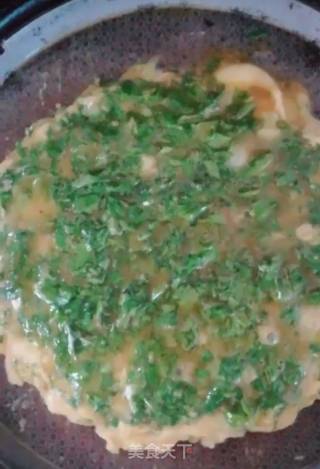 Scrambled Eggs with Celery Leaves recipe