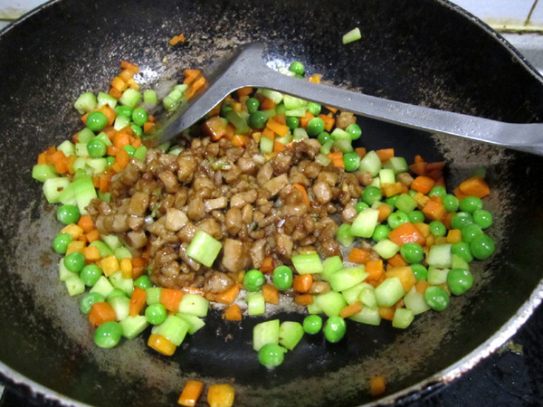 Stir-fried Diced Pork with Seasonal Vegetables recipe