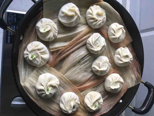 Northeastern Pork Buns with Green Onion Stuffing recipe