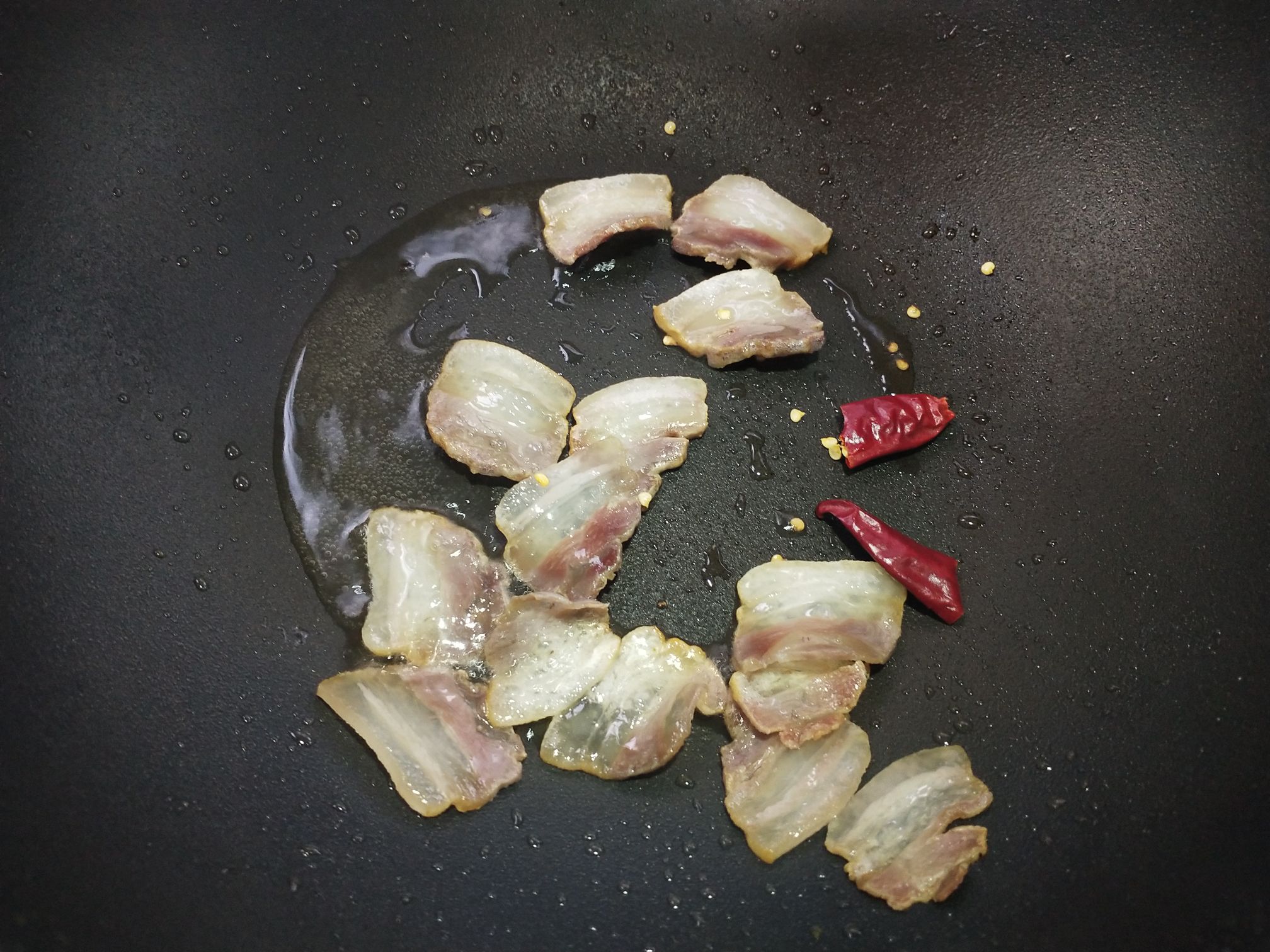 Stir-fried Bacon with Artemisia Quinoa recipe