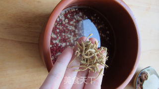 A Good Helper for Dehumidification and Strengthening of The Spleen in Summer-{red Bean and Coix Seed Water} recipe