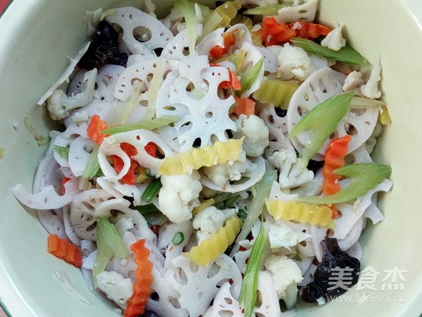 Lotus Root Sliced Fungus Cauliflower Mix recipe