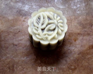 Cantonese-style Jujube Paste and Bean Paste Mooncakes recipe